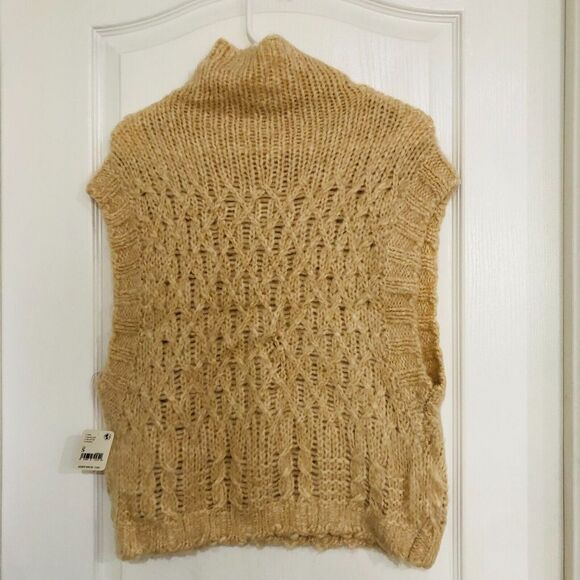 Free People Lost Illusion Women's Vest Sweater Sleeveless Powder Puff Size Small - Picture 8 of 10